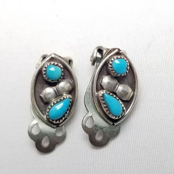 Vintage Silver Tone and Blue Stone Cabochon Clip On Earrings, Unsigned Estate - Picture 1 of 6